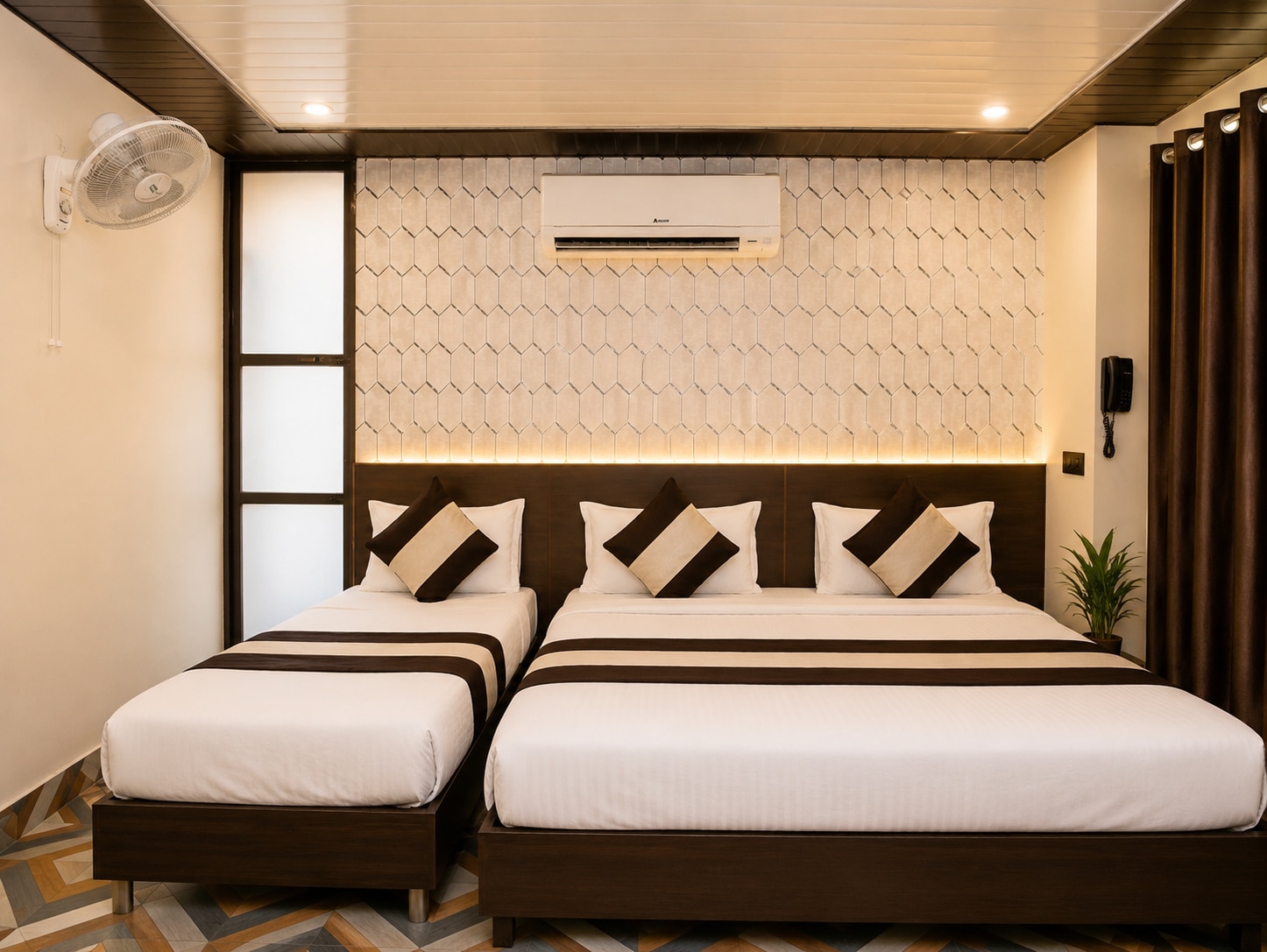 Hotel Pavitri | 5 Min Walk Kashi Vishwanath - Tap to explore photos