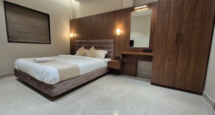 Hotel Shera and Restaurant Room Type - Super Deluxe Room