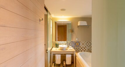 Hilton Vilamoura As Cascatas Golf Resort & Spa Room Type - KING DELUXE POOL VIEW