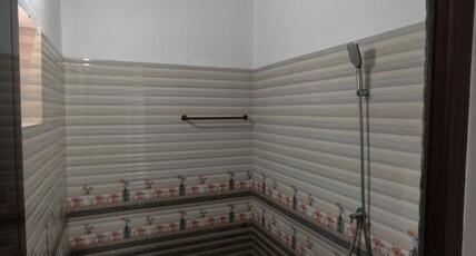 RAM'S HEAVEN HOMESTAY GURUVAYUR Room Type - Deluxe AC Room