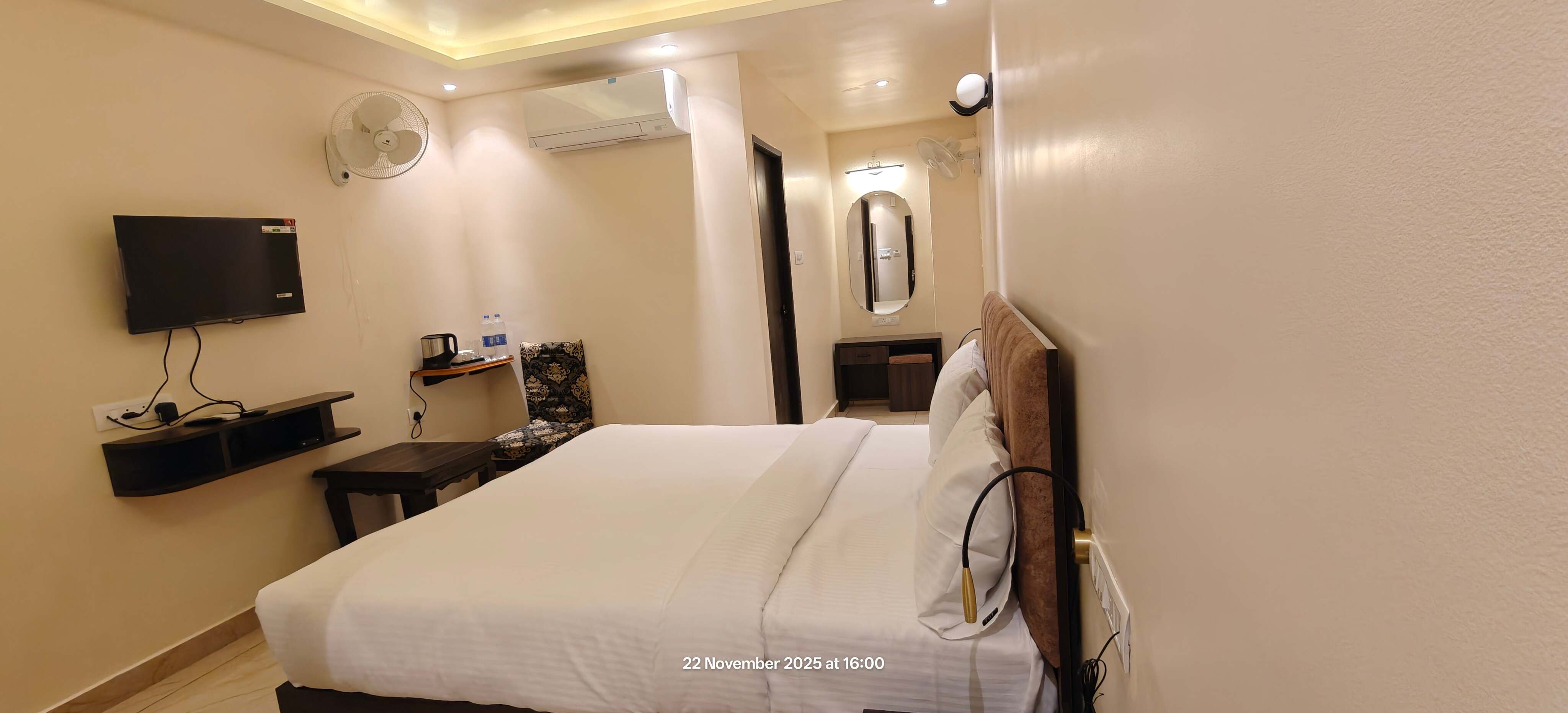 Shahenshah Hotel - Tap to explore photos