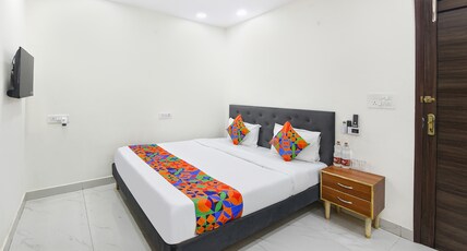 FabHotel Resto Relax Room Type - Deluxe Room