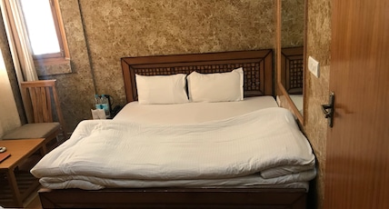 Shimla Hills International Room Type - Deluxe Shimla Hills International Room Type - Deluxe