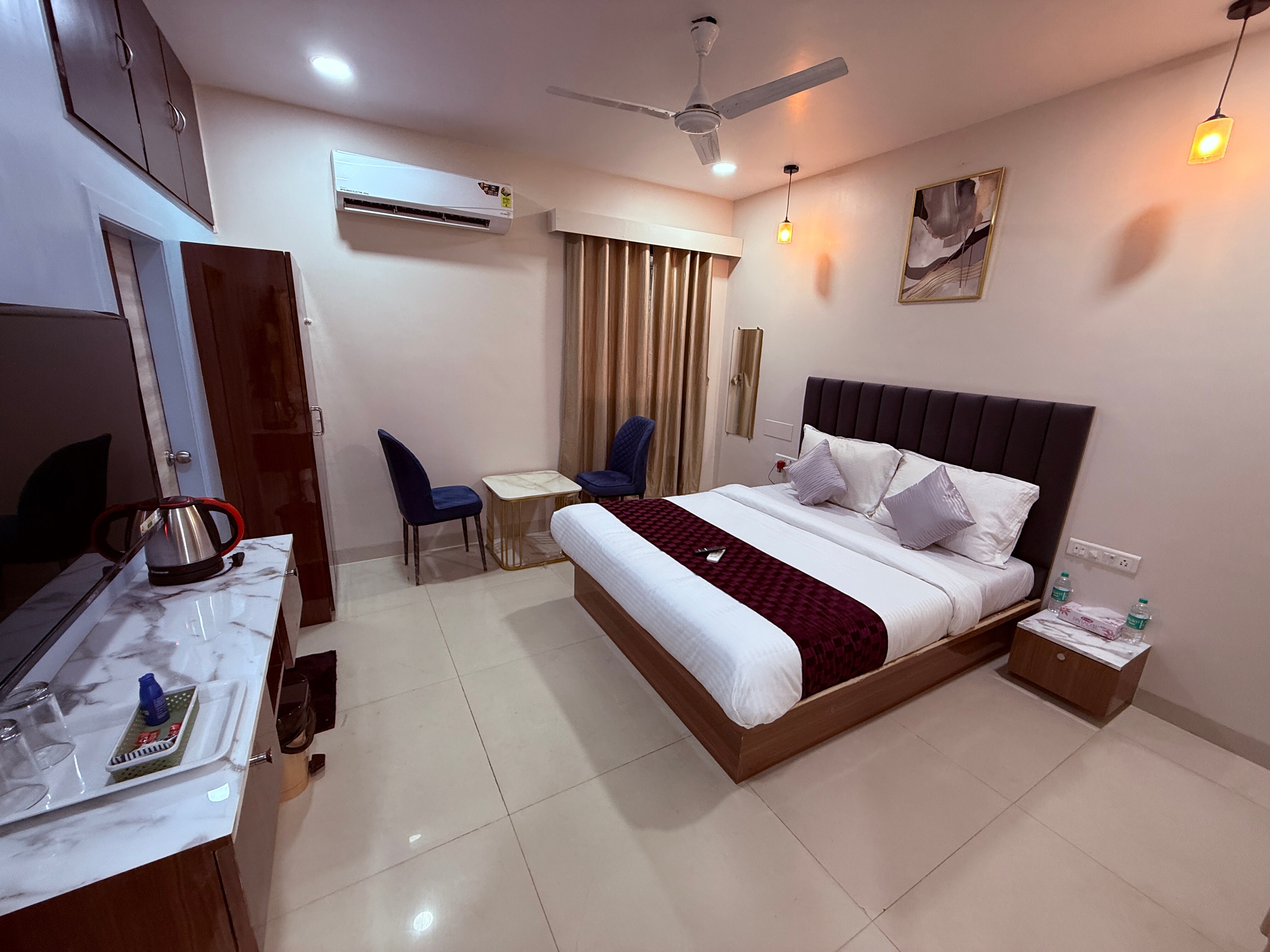 Hotel Silver Leaf - Tap to explore photos