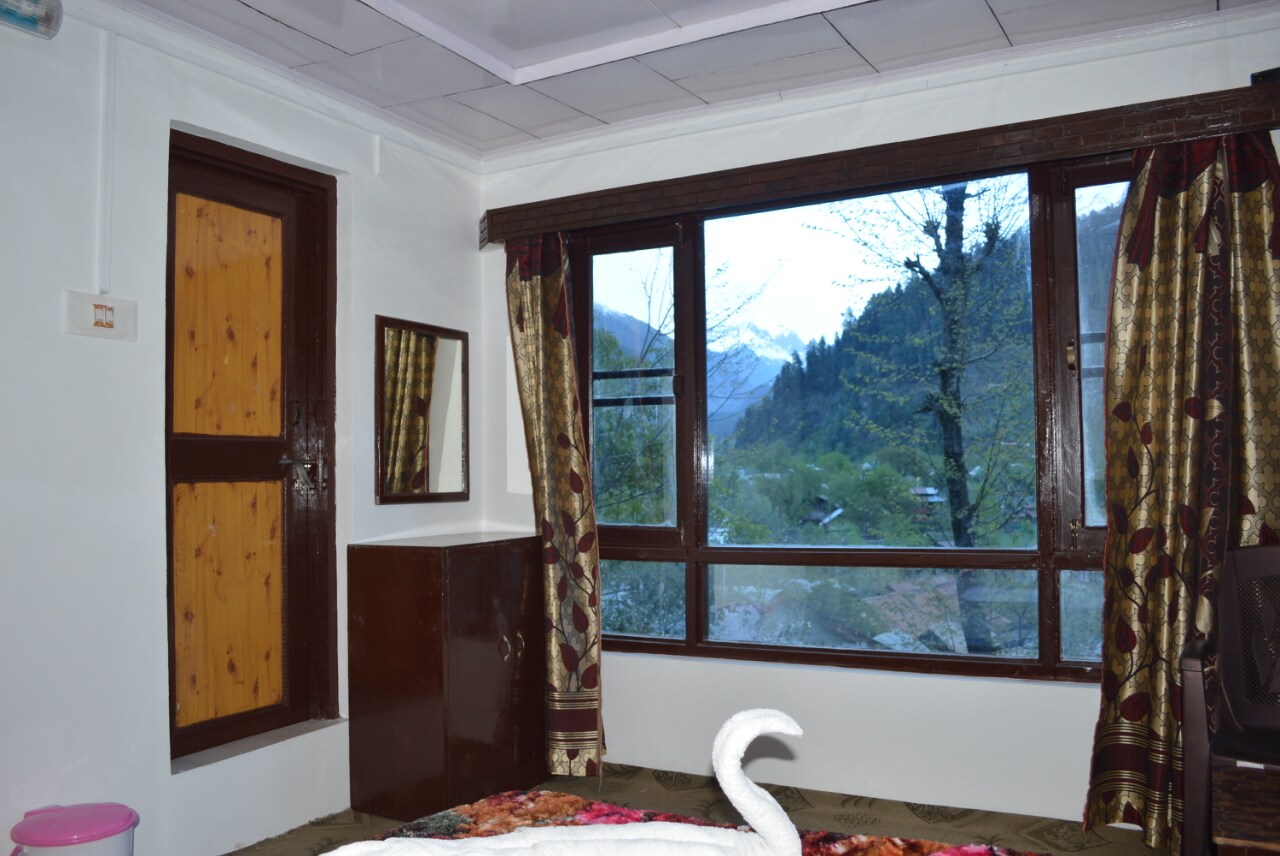 Hotel Golf Vacation - Tap to explore photos