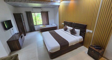 TreeDev Blessings Resort and Farmhouse Room Type - Super Deluxe Room with Balcony and Pool View TreeDev Blessings Resort and Farmhouse Room Type - Super Deluxe Room with Balcony and Pool View