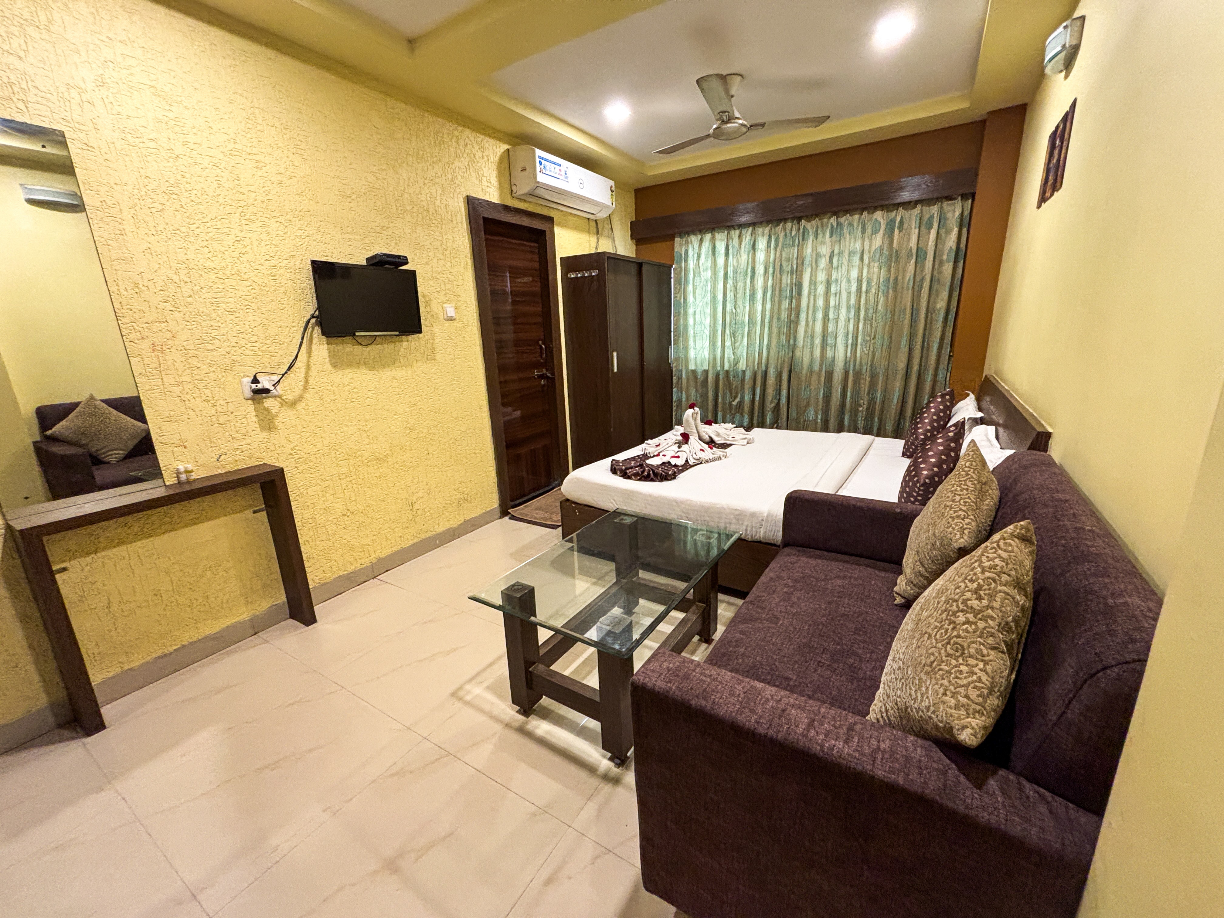Hotel Agrawal Pride 300mtrs from Jagannath Temple - Tap to explore photos