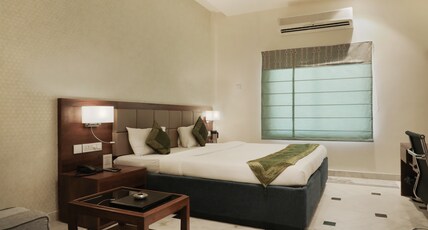 HOTEL YKS Room Type - Premium Room