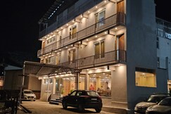 HOTEL PINNACLE PEAKS