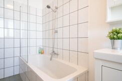 Large Antwerp City Center Apartments | 2BBK | Wi-Fi |