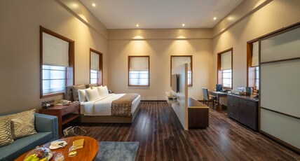 Kenilworth Hotel Room Type - Premier Club Room