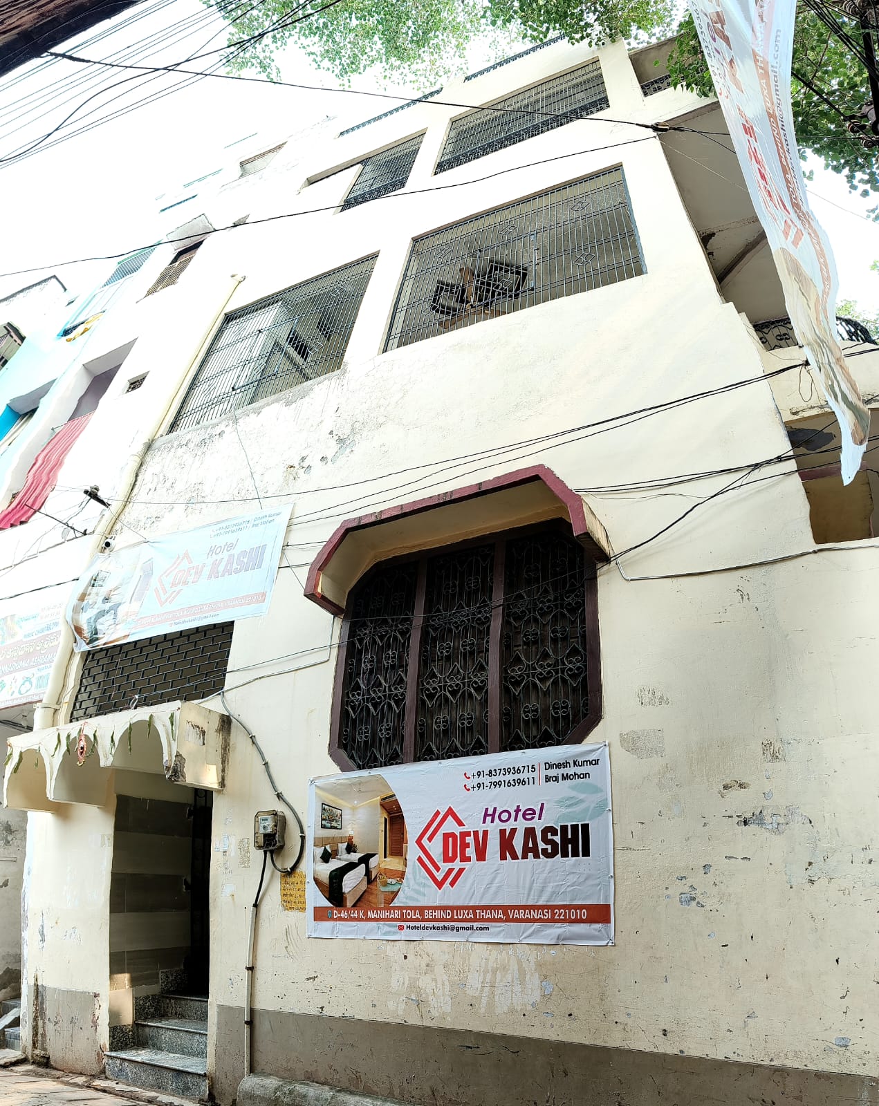 Hotel Dev Kashi - Tap to explore photos