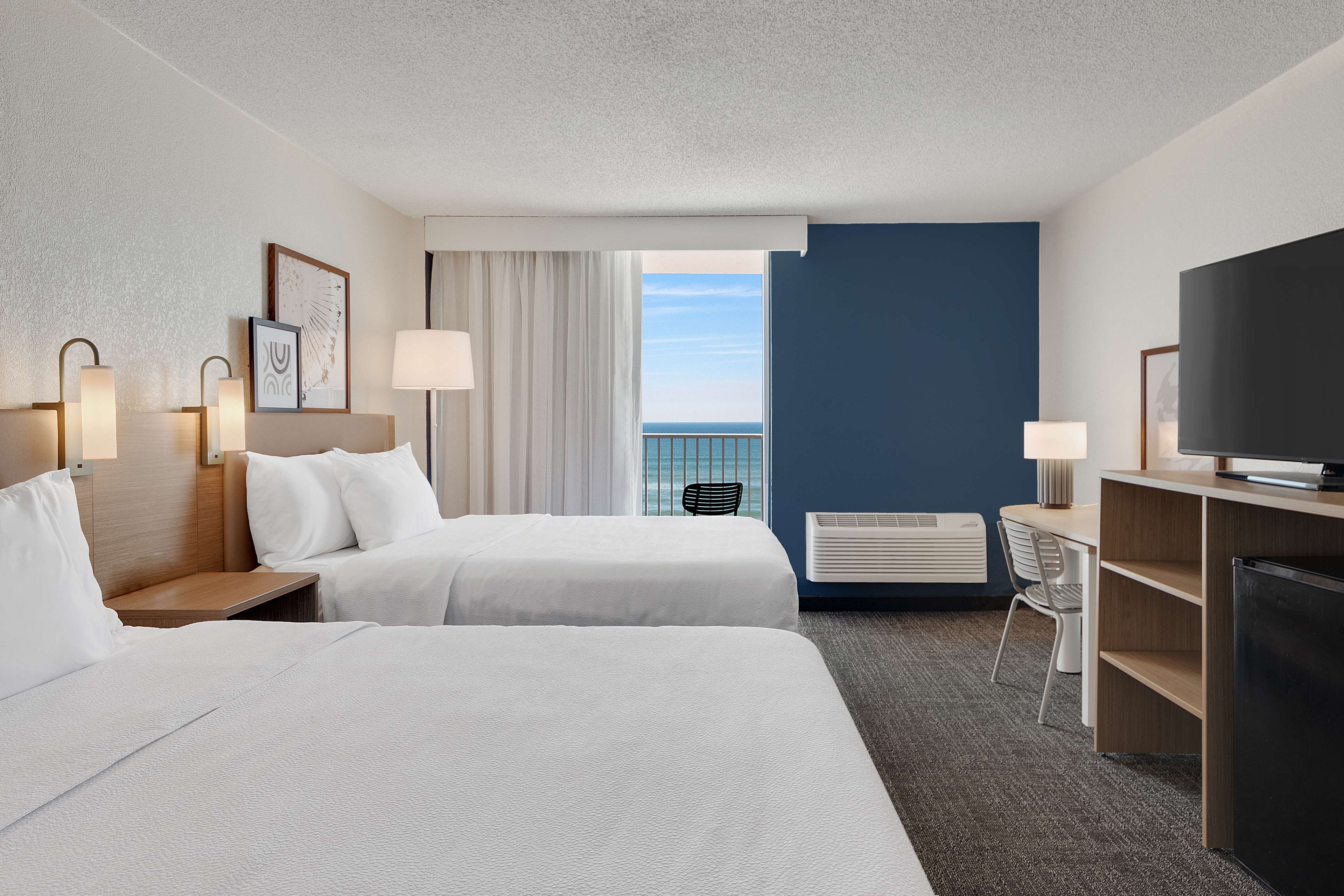 Spark by Hilton Ormond Beach Oceanfront - Tap to explore photos