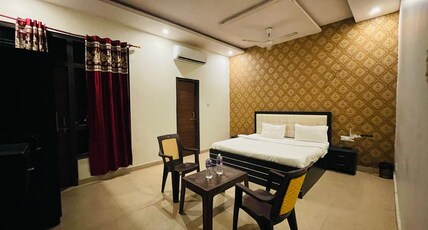 Hotel Royal Inn Lucknow Room Type - Deluxe Room