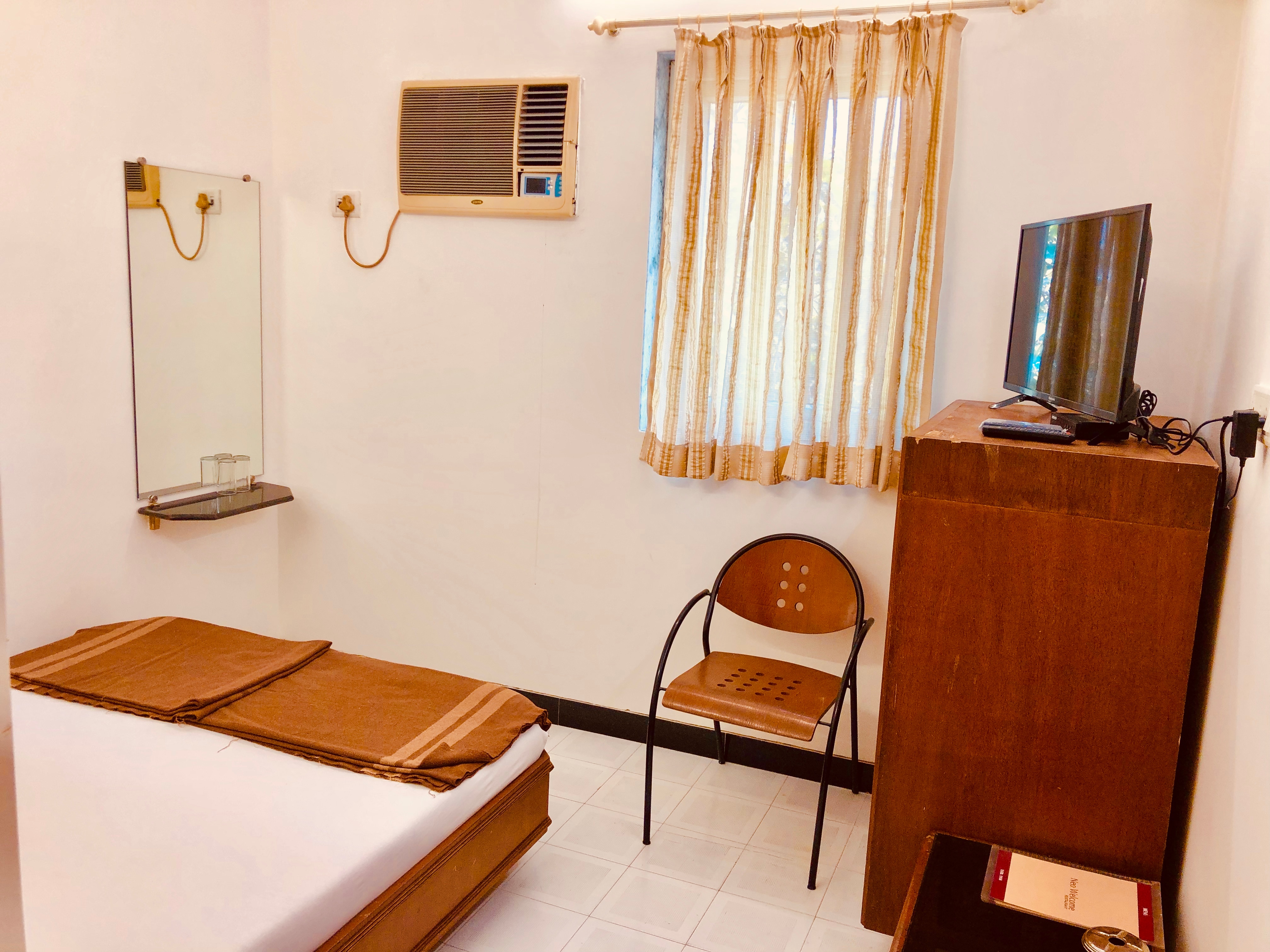Hotel Neo Lodge Ghatkopar - Tap to explore photos