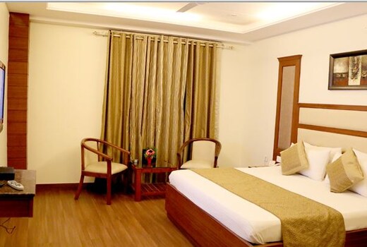 Hotel Paras