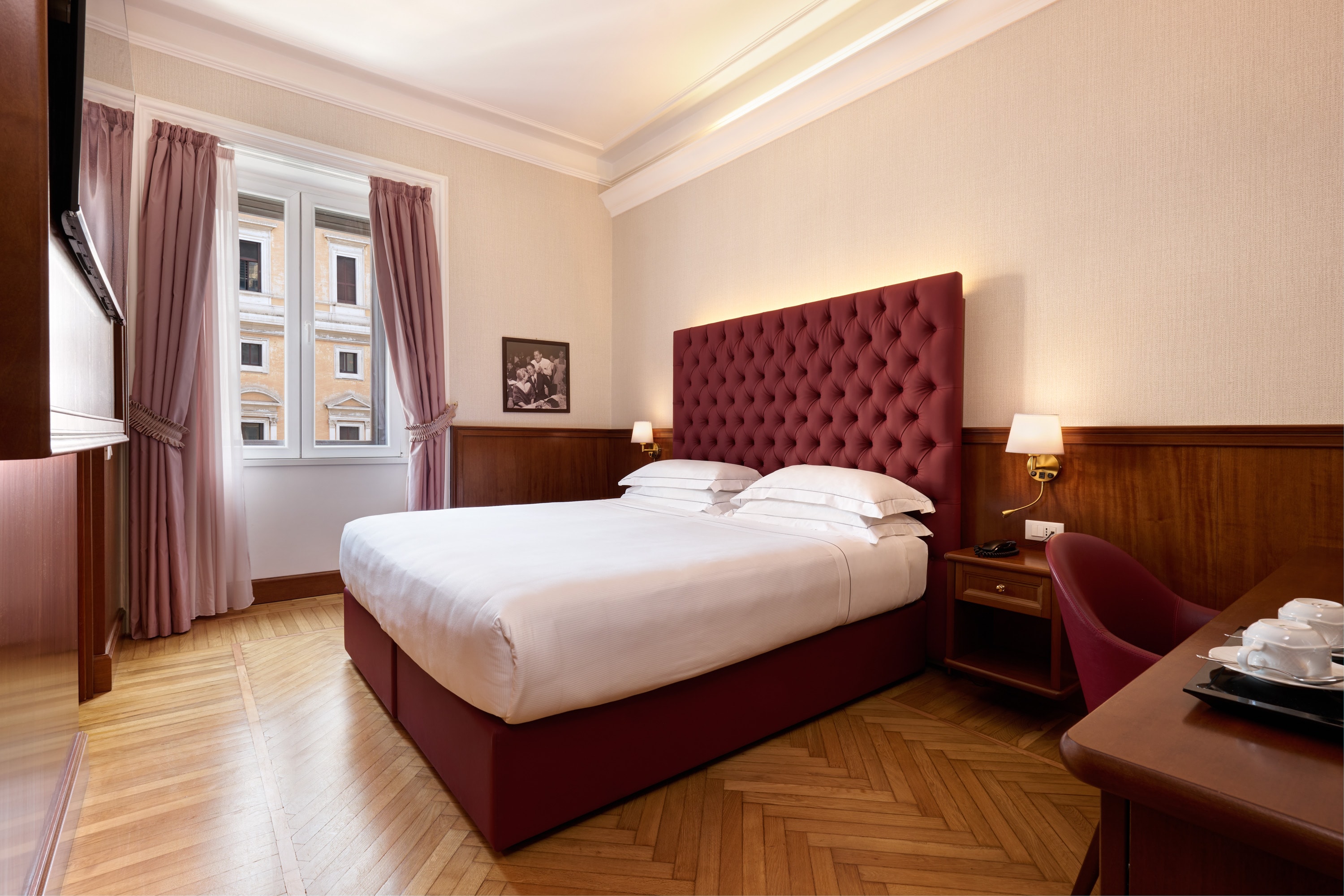 Golden Tulip Rome Piram - Tap to explore photos
