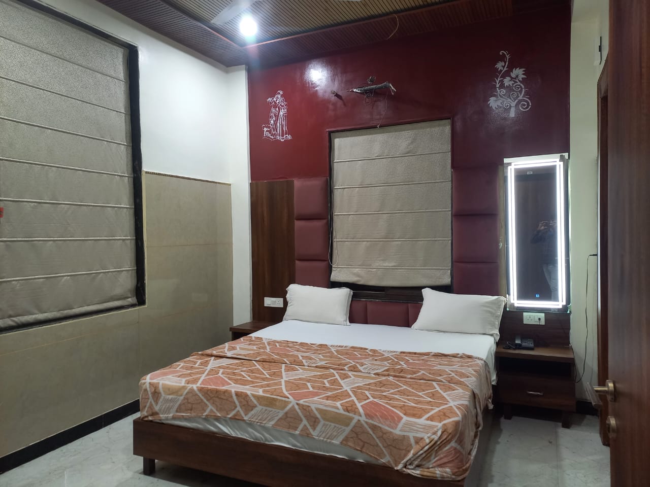 Hotel Vrinda Palace - Tap to explore photos