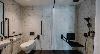 The Halyard Liverpool, Vignette Collection, an IHG Hotel Room Type - 1 Queen Deluxe Accessible