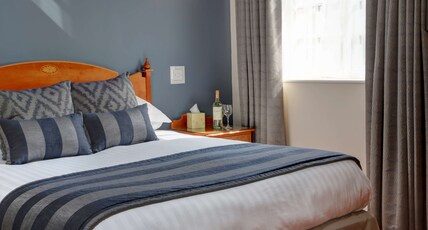 Best Western Sysonby Knoll Hotel Room Type - 1 Double Bed, One Set Of Bunk Beds, For Children 15 And Under, Non Smoking Room Best Western Sysonby Knoll Hotel Room Type - 1 Double Bed, One Set Of Bunk Beds, For Children 15 And Under, Non Smoking Room