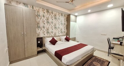 Hotel Mayur palace Room Type - Super Deluxe Room Hotel Mayur palace Room Type - Super Deluxe Room