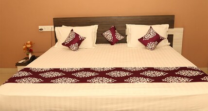 Hotel Ramaa Inn Room Type - DELUXE ROOM Hotel Ramaa Inn Room Type - DELUXE ROOM