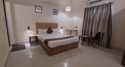 De Roy Inn Lucknow Room Type - Comfort Room, Local Id Accepted, Free WiFi