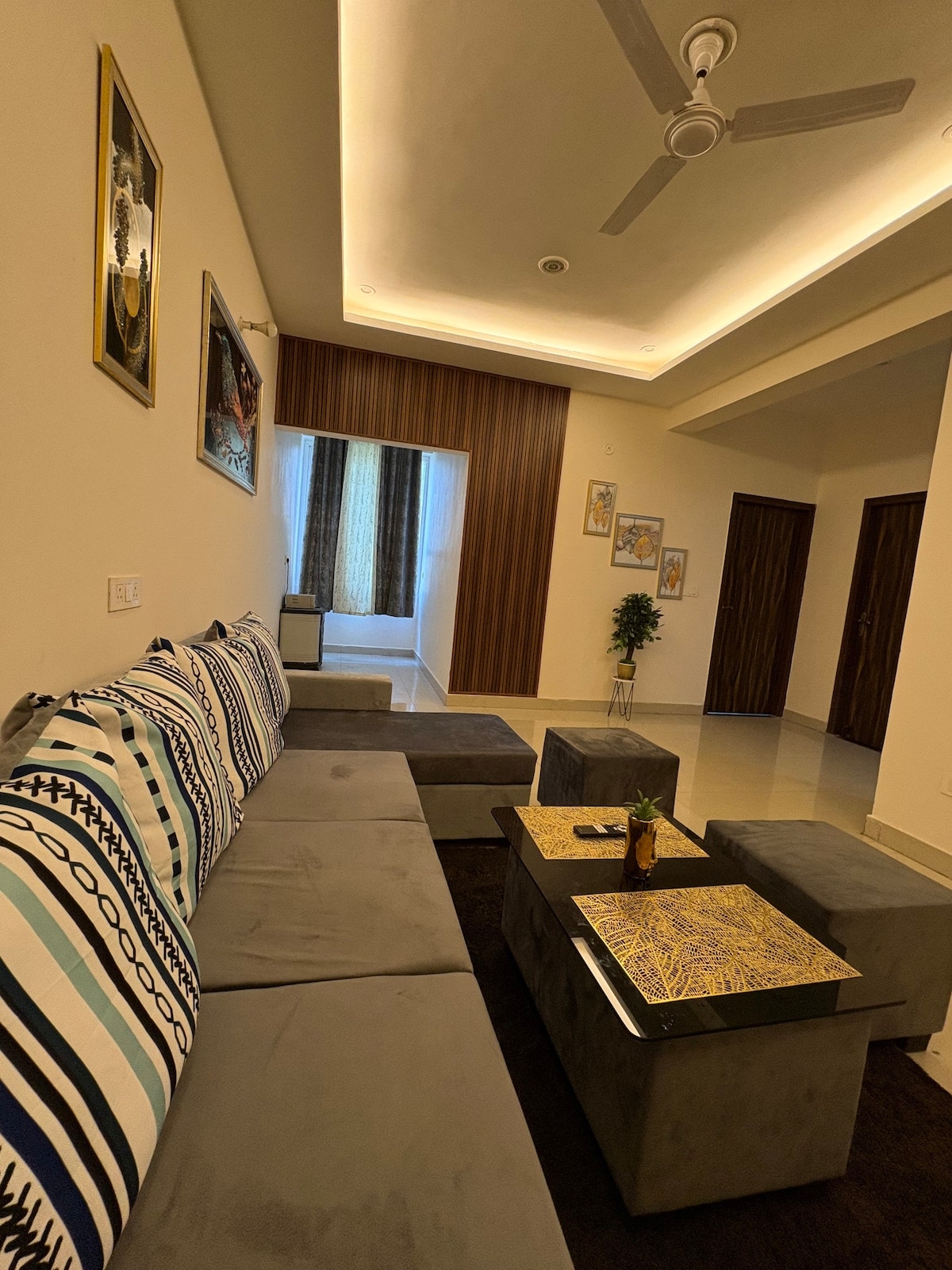 Pine Peak 2BHK Panaromic Valley View - Tap to explore photos