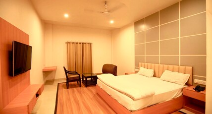 Hotel Aashirwad International Room Type - Super Deluxe Room