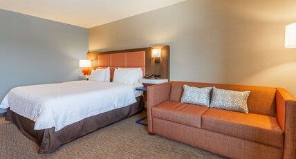 Hampton Inn by Hilton Madison East Towne Mall Area Room Type - 1KING STUDY SOFABED NOSMOK