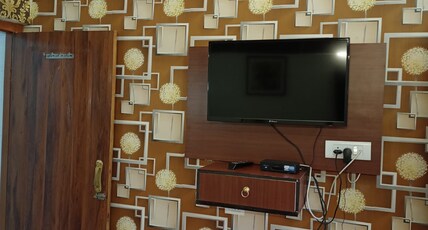 The Woods LUXE Homestay | Lake Facing Room Type - Deluxe lake view