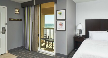 Hampton Inn by Hilton Daytona Beach/Beachfront Room Type - 1K PART OCN VW BLCNY SHWR