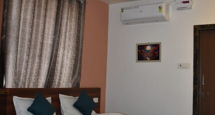 Hotel Elevate Room Type - Deluxe Double Bed Room