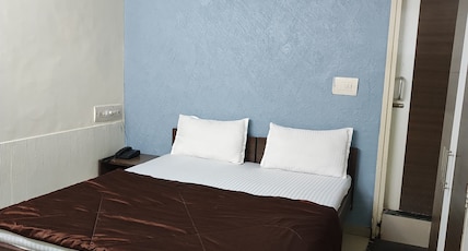 Hotel Radiant Room Type - Deluxe AC Room Hotel Radiant Room Type - Deluxe AC Room