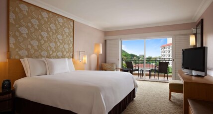 Hilton Guam Resort And Spa Room Type - PREMIER KING EXECUTIVE