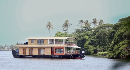 Kera Houseboats Room Type - Deluxe room in 2 BHK Houseboat (Kera Chithira, Sharing basis)-AC timing 9 Pm to 6 Am Kera Houseboats Room Type - Deluxe room in 2 BHK Houseboat (Kera Chithira, Sharing basis)-AC timing 9 Pm to 6 Am