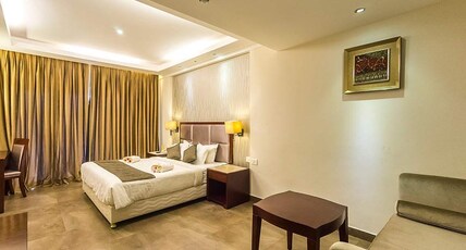 Paravoor Galaxy Hotels Room Type - Suite.