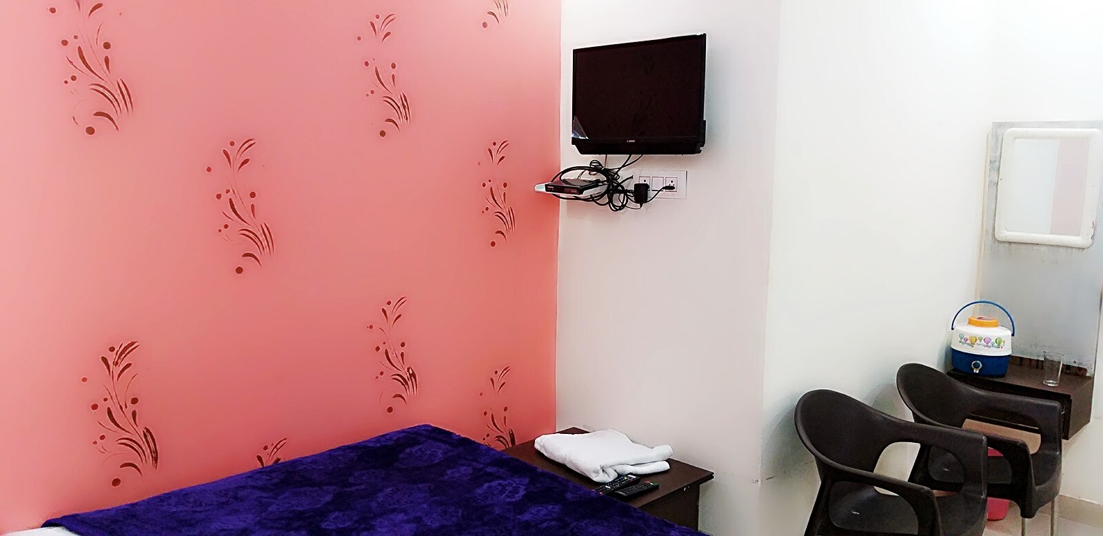 HOTEL GANESH & RESTAURANT - Tap to explore photos