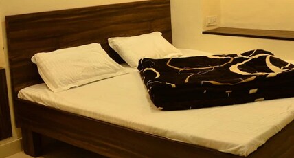 Bindra Paradise (800 meter from Golden Temple) Room Type - Deluxe AC Double Bed Room