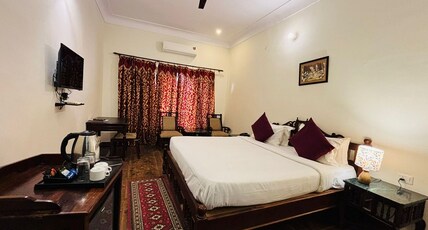 Hotel Moti Mahal Room Type - Deluxe Double  Room