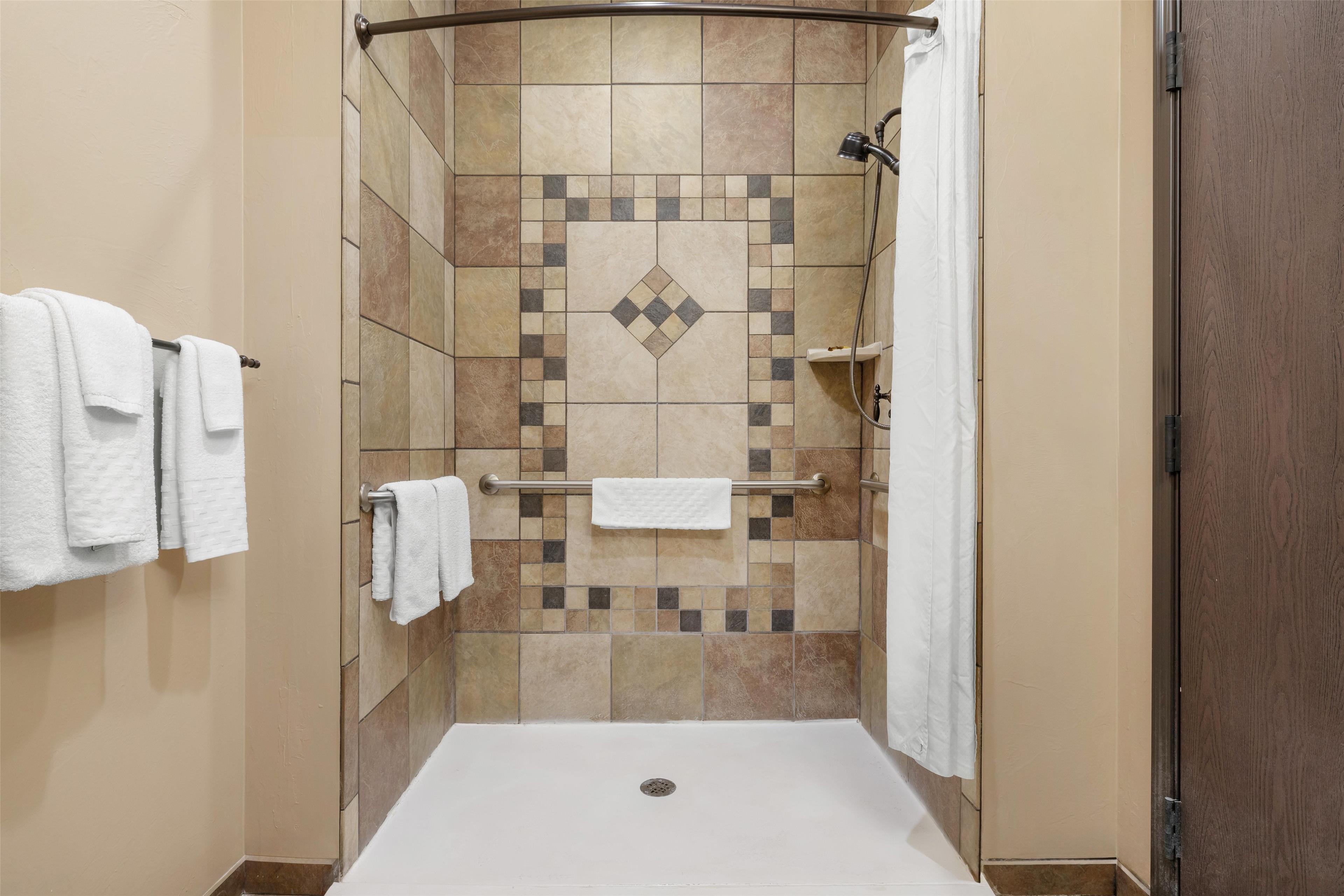 Best Western Plus Cimarron Hotel & Suites - Tap to explore photos