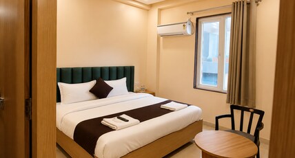 Hotel Hari Niwaas Room Type - Deluxe Double Room