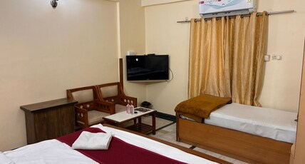 Hotel Vijay Niwas Room Type - Four-Bed Family Room