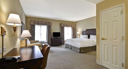 Hampton Inn & Suites by Hilton Savannah Historic District Room Type - 1RMSUITE KING NON-SMOKING