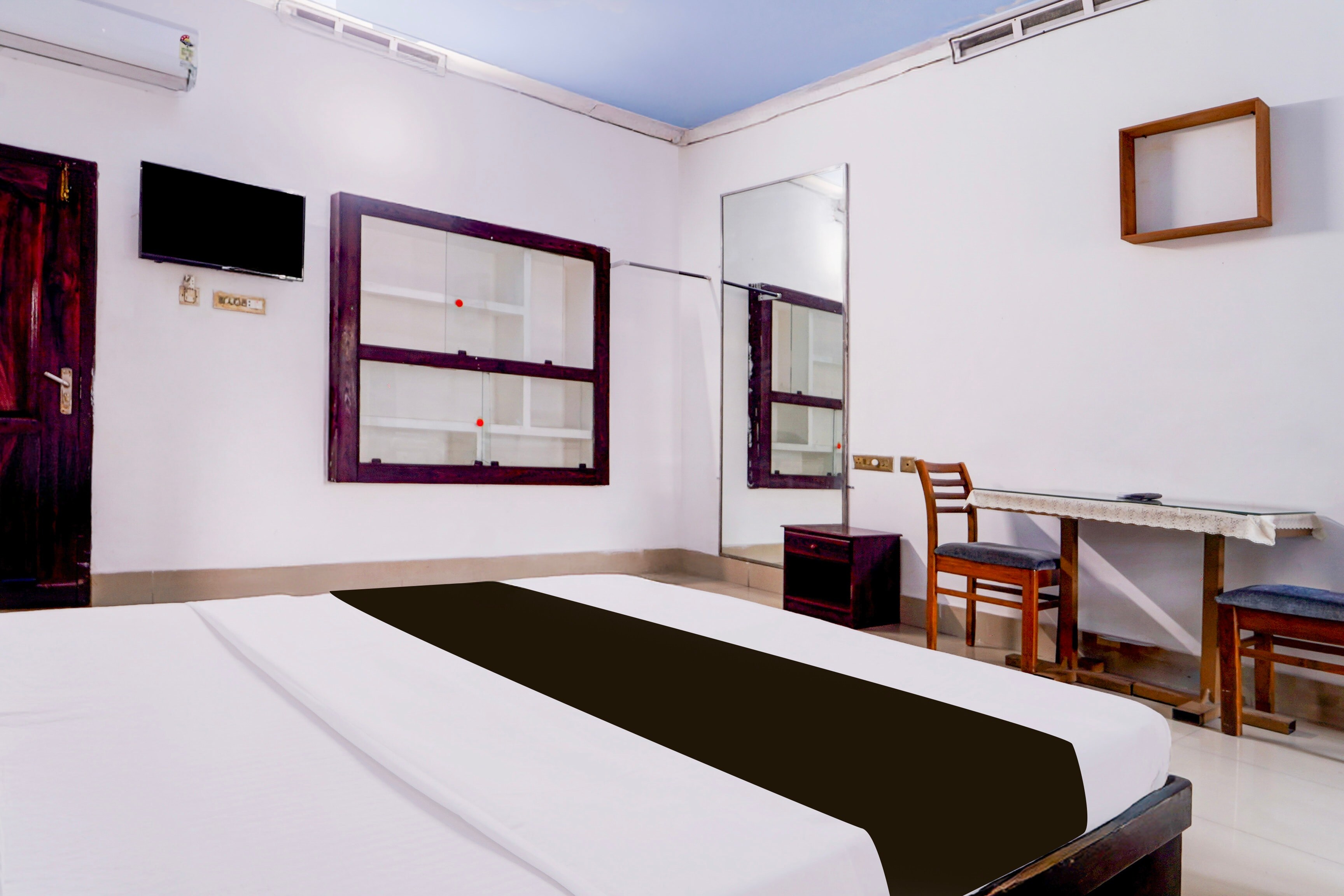 Hotel O Libra Regency - Tap to explore photos