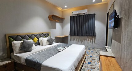 Hotel Sunway Maninagar Room Type - Deluxe Room