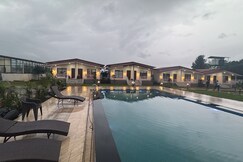 Peak Paradise Resort