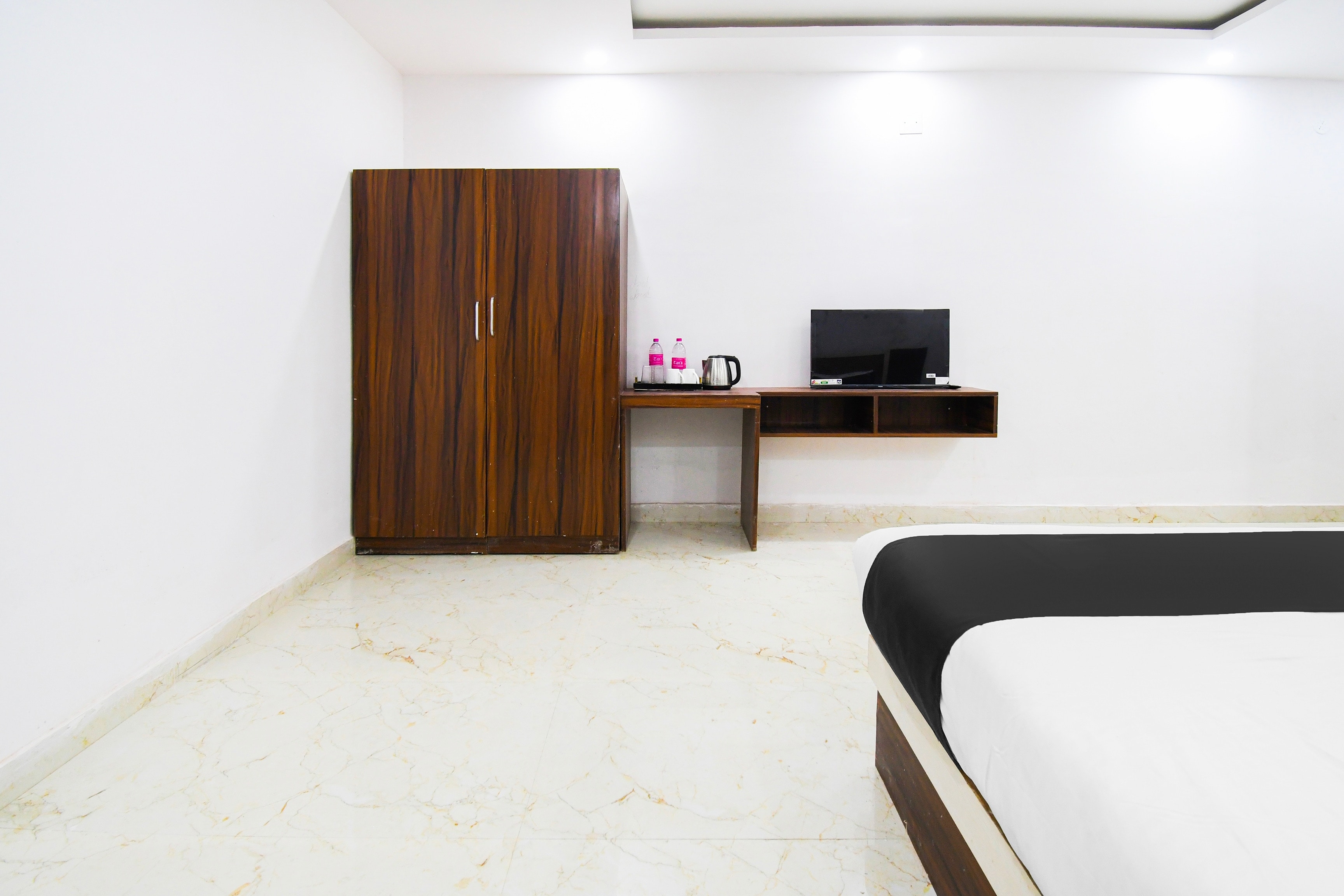 Hotel O Sky Inn - Tap to explore photos