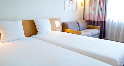 Novotel Mulhouse B Room Type - Standard room with 2 single beds and 1 sofa