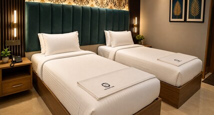 THE PARK LANE HOTEL Room Type - Deluxe Twin Bed